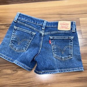 Size 0 juniors Levi’s denim Jean shorts